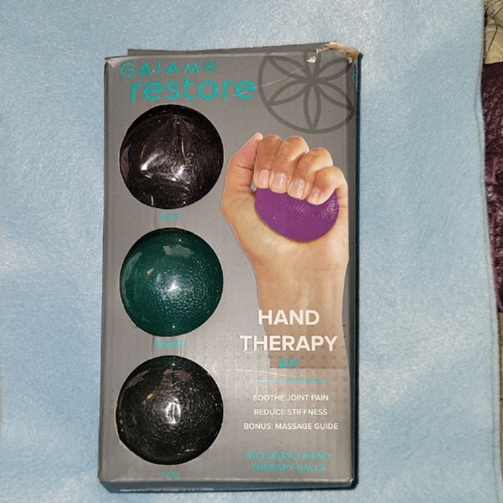 Gaiam Restore Hand Therapy Kit 3 Hand Therapy Balls